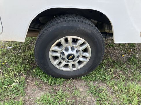 Used 2025 Chevrolet Silverado 2500 W/T w/ WT Convenience Package image 9