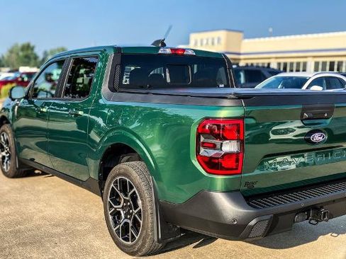 Certified 2025 Ford Maverick Lariat w/ 4K Tow Package AWD/4WD image 4