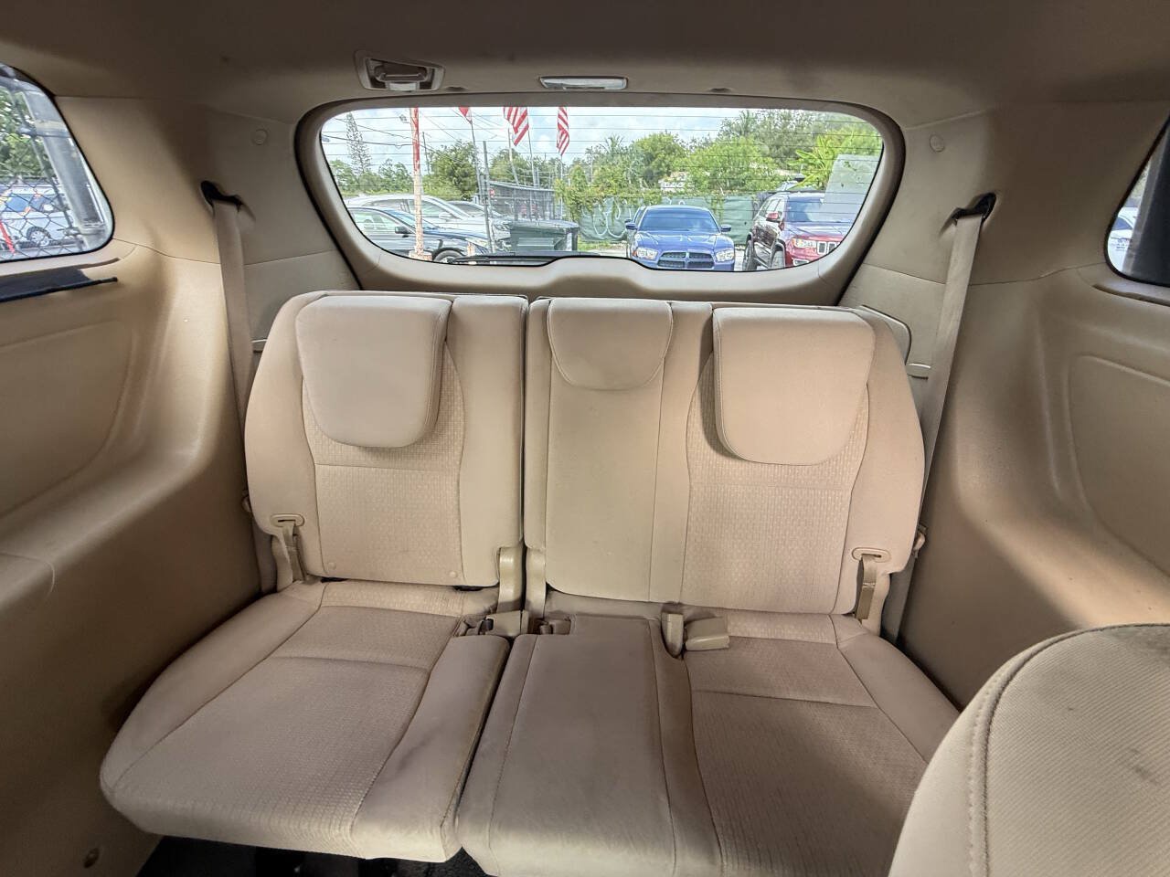 Used 2016 Kia Sedona LX w/ Option Group 020 FWD image 10