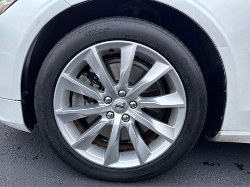 Used 2019 Volvo S90 T6 Momentum image 14