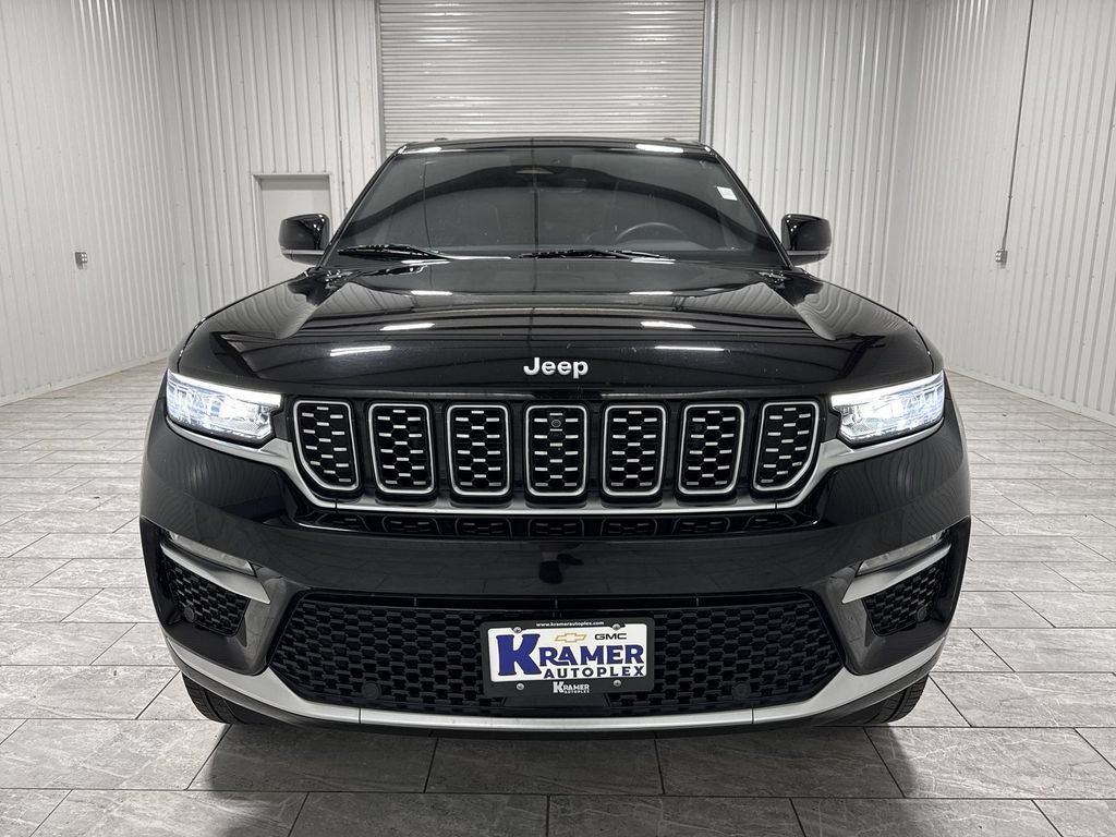 Used 2025 Jeep Grand Cherokee Summit AWD/4WD image 32