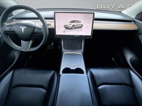 Used 2022 Tesla Model Y Long Range AWD/4WD image 16