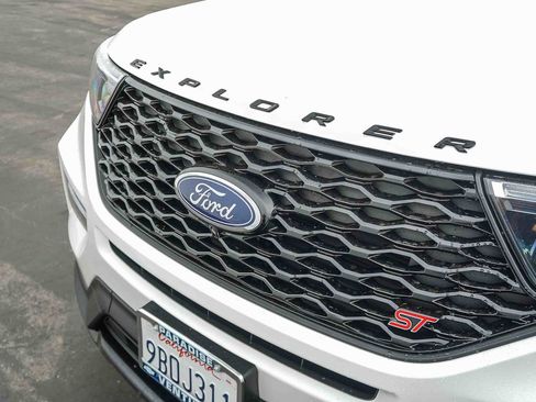 Used 2022 Ford Explorer ST w/ ST Street Pack AWD/4WD image 9