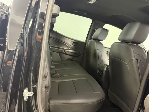 Used 2025 Chevrolet Colorado Trail Boss image 31