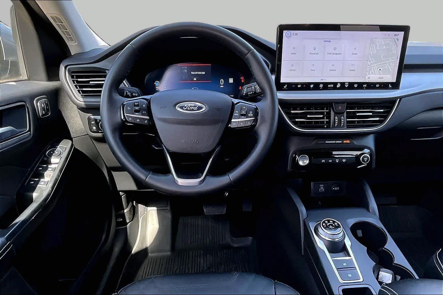 Used 2023 Ford Escape SE w/ PHEV Premium Package FWD image 6