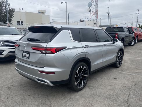 Used 2022 Mitsubishi Outlander SE AWD/4WD image 7