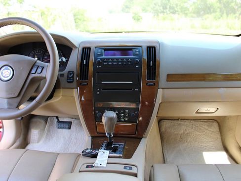 Used 2005 Cadillac STS w/ Preferred Equipment Group RWD image 39