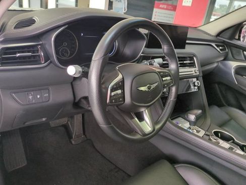 Used 2025 Genesis G70 2.5T RWD image 13