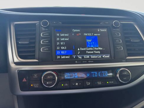 Used 2019 Toyota Highlander Plus w/ Protection Package #3 AWD/4WD image 25