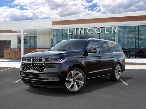 New 2027 Lincoln Navigator L Black Label RWD image 2