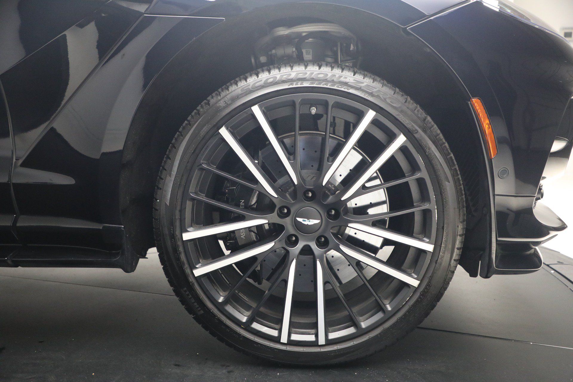 Used 2025 Aston Martin DBX 707 AWD/4WD image 39
