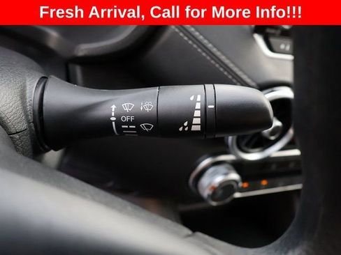 Used 2025 Nissan Sentra SV image 33