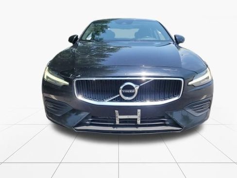 Used 2019 Volvo S60 T5 Momentum w/ Premium Package FWD image 11