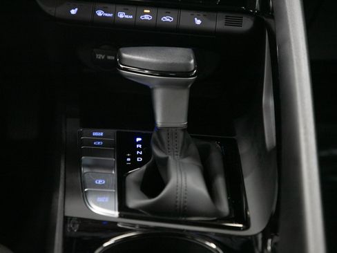 Used 2025 Hyundai Elantra SEL FWD image 18