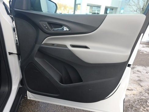 Used 2024 Chevrolet Equinox LS image 8