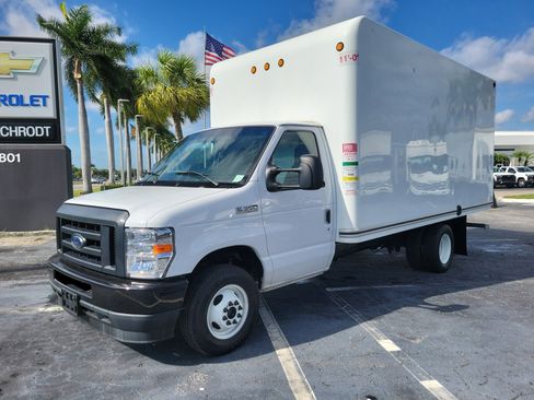 Used 2023 Ford E-350 and Econoline 350 Super Duty w/ Power Windows & Locks Group image 2
