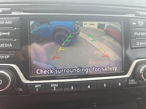 Used 2018 Nissan Frontier SV AWD/4WD image 21
