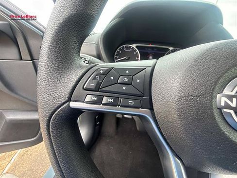Used 2024 Nissan Sentra SV FWD image 22