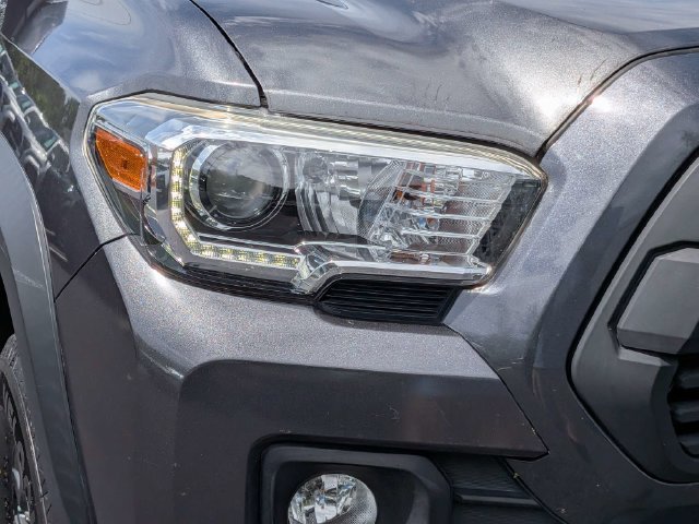 Used 2020 Toyota Tacoma TRD Off-Road AWD/4WD image 9