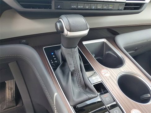 Used 2024 Toyota Sienna XLE image 22