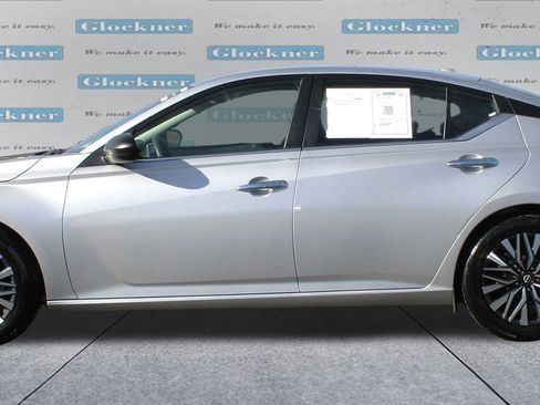 Used 2024 Nissan Altima 2.5 SV image 10