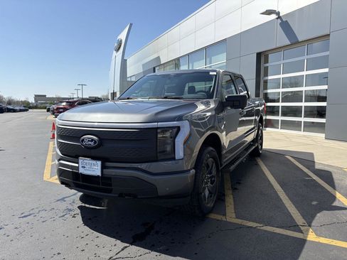 New 2025 Ford F150 Lightning Flash AWD/4WD image 3