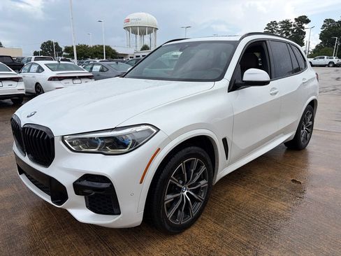Used 2022 BMW X5 xDrive40i w/ M Sport Package AWD/4WD image 1