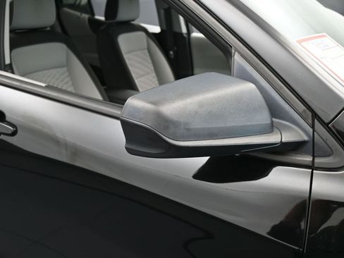 Used 2020 Chevrolet Equinox LS image 38