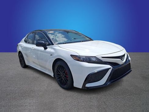 Used 2023 Toyota Camry SE FWD image 2