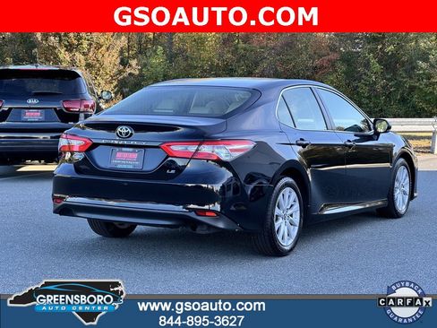 Used 2018 Toyota Camry LE image 7