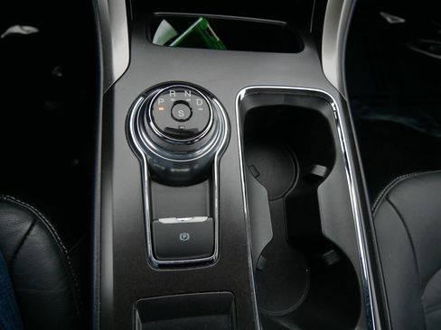 Certified 2018 Ford Fusion SE w/ Fusion SE Technology Package image 24