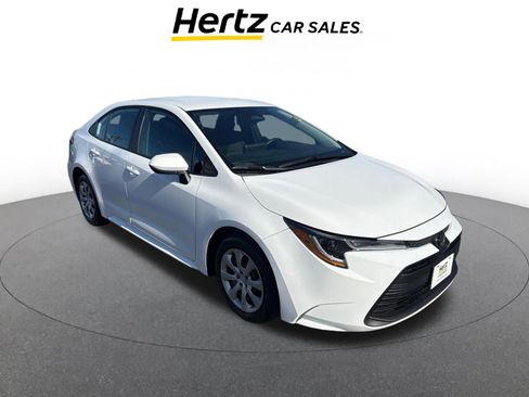 Used 2025 Toyota Corolla LE image 1