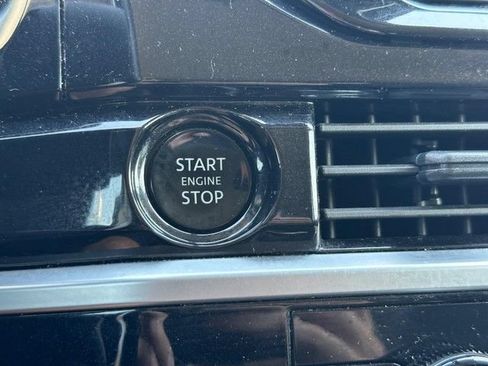 Used 2025 Nissan Pathfinder SV AWD/4WD image 23