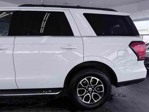 Used 2022 Ford Expedition XLT image 18