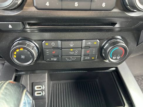 Used 2018 Ford F150 XLT w/ Equipment Group 302A Luxury AWD/4WD image 35