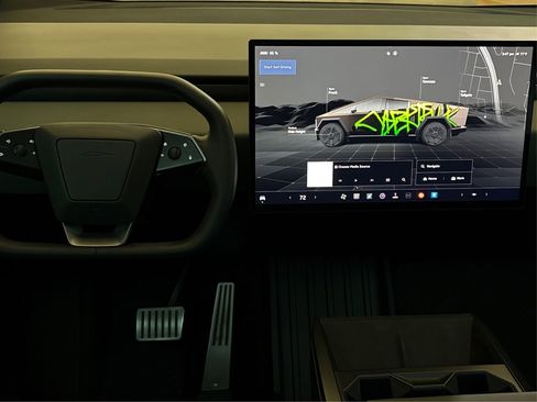 Used 2025 Tesla Cybertruck AWD Crew Cab image 15