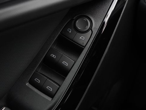 New 2026 Chevrolet Equinox LT w/ Convenience Package II image 18