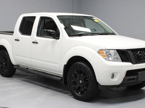 Certified 2019 Nissan Frontier SV w/ Value Truck Package AWD/4WD image 1