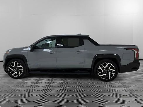Certified 2025 Chevrolet Silverado EV RST AWD/4WD image 2