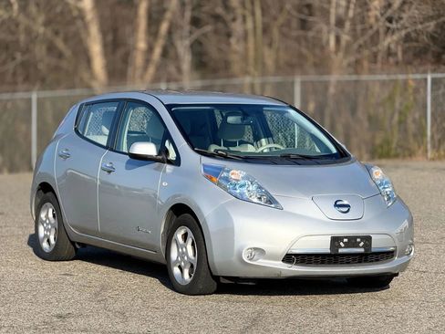 Used 2012 Nissan Leaf SL w/ Recycling/Organizational Pkg image 1