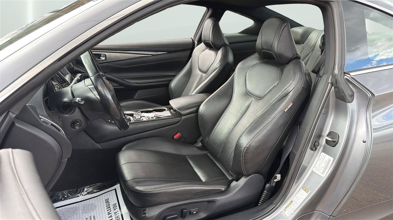 Used 2019 INFINITI Q60 3.0t Luxe w/ Essential Package AWD/4WD image 12