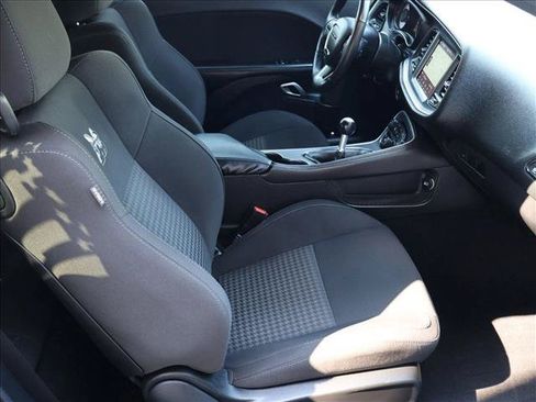 Used 2019 Dodge Challenger R/T Scat Pack w/ Shaker Package RWD image 26