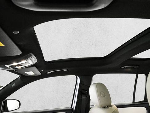 New 2026 Mercedes-Benz GLB 250 4MATIC image 17