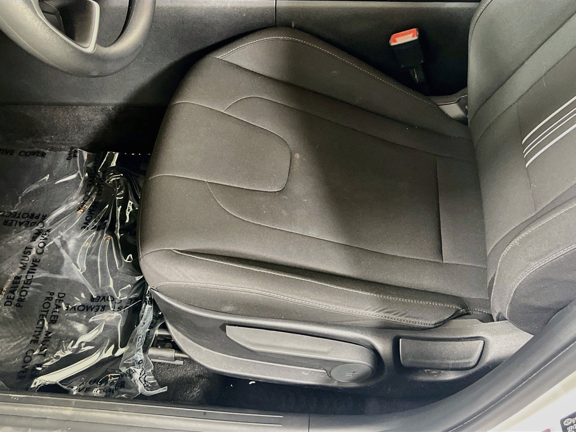Used 2024 Hyundai Elantra SEL FWD image 19