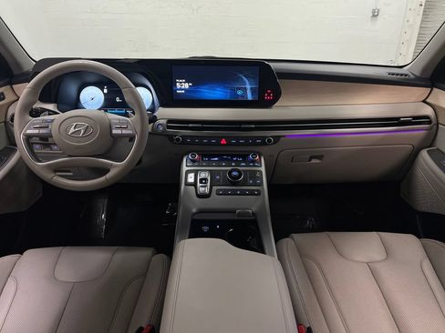 Used 2024 Hyundai Palisade Limited FWD image 14