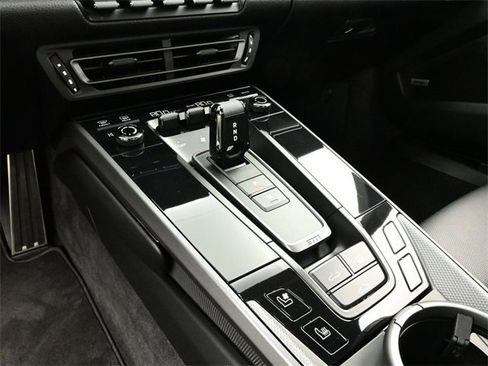 Used 2021 Porsche 911 Carrera image 11