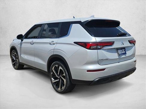 Used 2022 Mitsubishi Outlander ES AWD/4WD image 8