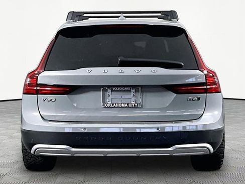 Used 2025 Volvo V90 B6 Cross Country Plus w/ Protection Package Premier AWD/4WD image 5