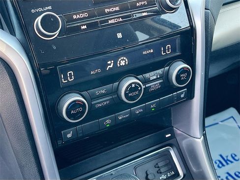 Used 2022 Subaru Ascent Limited image 15