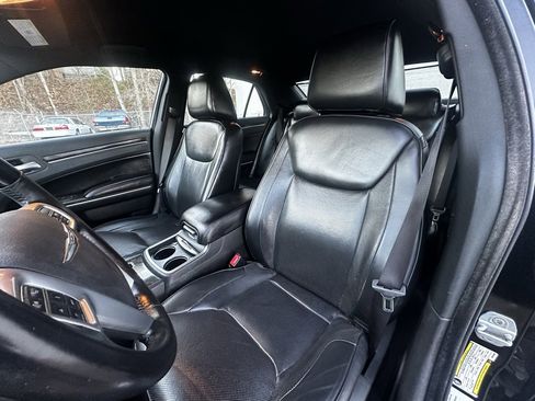 Used 2013 Chrysler 300 C image 8